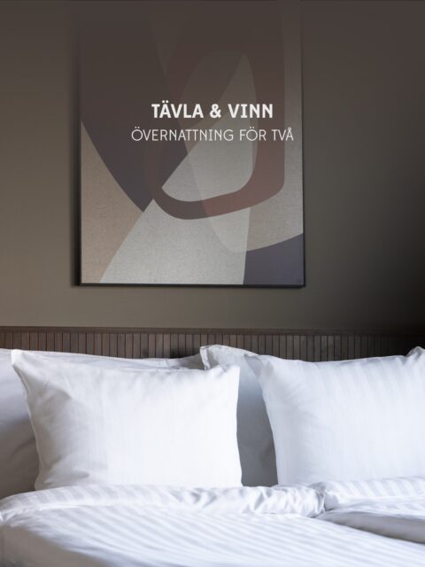 TÄVLA & VINN ✨
Vinn en övernattning för två i våra nya hotellrum, upplev herrgårdens charm och rofyllda natur vid sjön Aspen.

Så här tävlar du: 
1. Följ @aspenasherrgard 
2. Gilla inlägget, tagga någon du vill ta med dig och motivera varför du ska vinna 
3. Klart! 

Villkor: Tävlingen är öppen för personer över 18 år mellan den 31/ 3 till 13/4 2026. Tävlingen arrangeras av Aspenäs Herrgård och inte av Instagram. Läs mer om fullständig tävlingsvillkor på vår hemsida, https://www.aspenasherrgard.se/paket/aktuella-tavlingar-och-villkor/