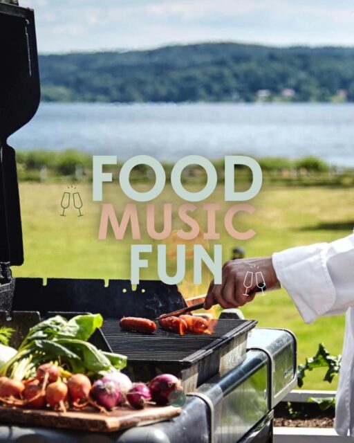 Sommarens Grillbuffé är tillbaka! 🔥 

Varje onsdag och fredag, från 1 juli till 7 augusti, dukar vi upp en generös grillbuffé med kött, fisk, vegetariska favoriter och massor av goda tillbehör.

Samla familj och vänner, njut av utsikten och låt oss ta hand om resten.

Boka din plats redan idag, se länk i bio!